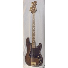 Fender Precision Bass Special Walnut Rosewood 1981